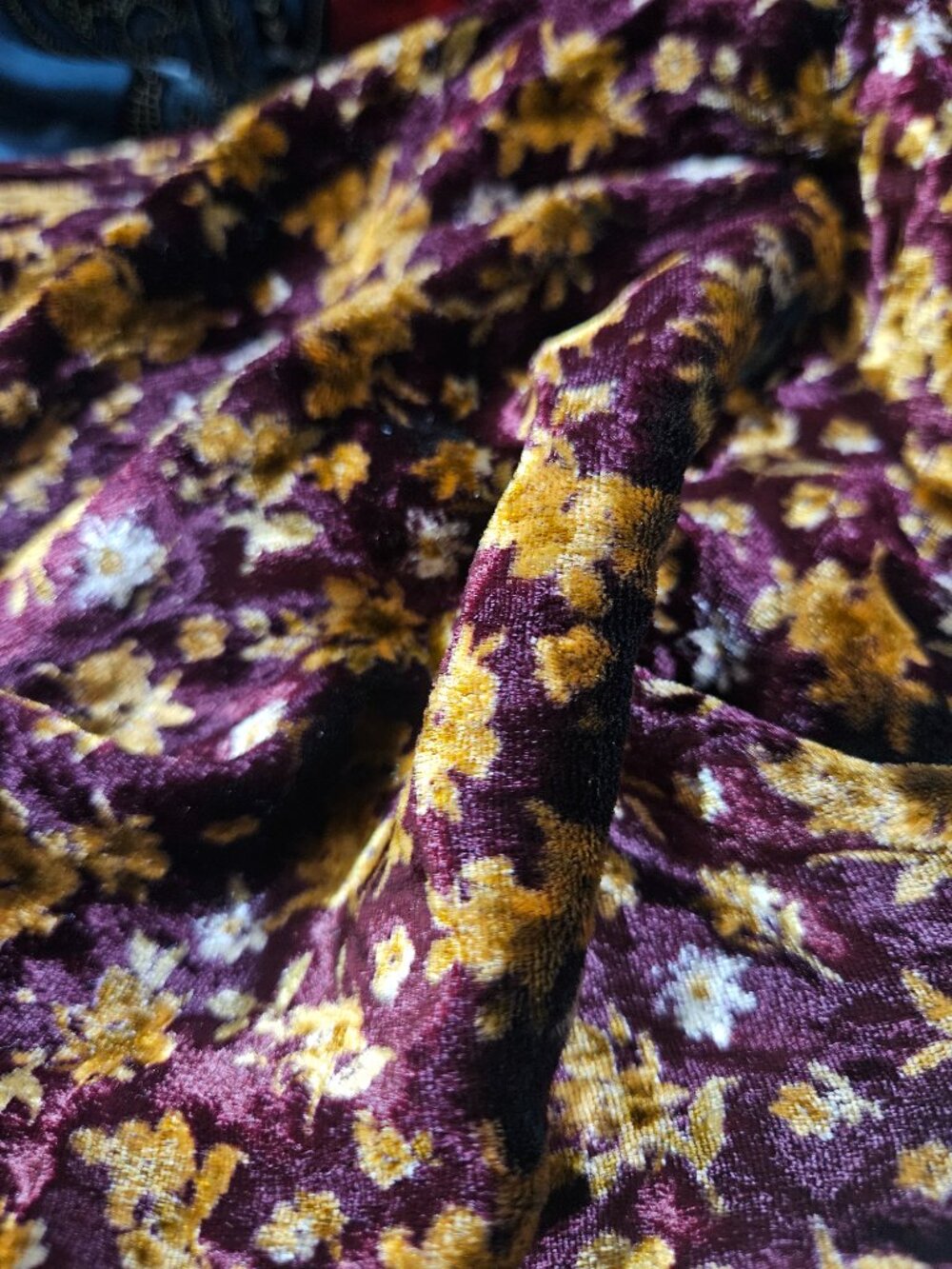 Pierre Cardin Velvet Floral Scarf | Burgundy Made in Italy 90s Parisian Style - Picture 8 of 8